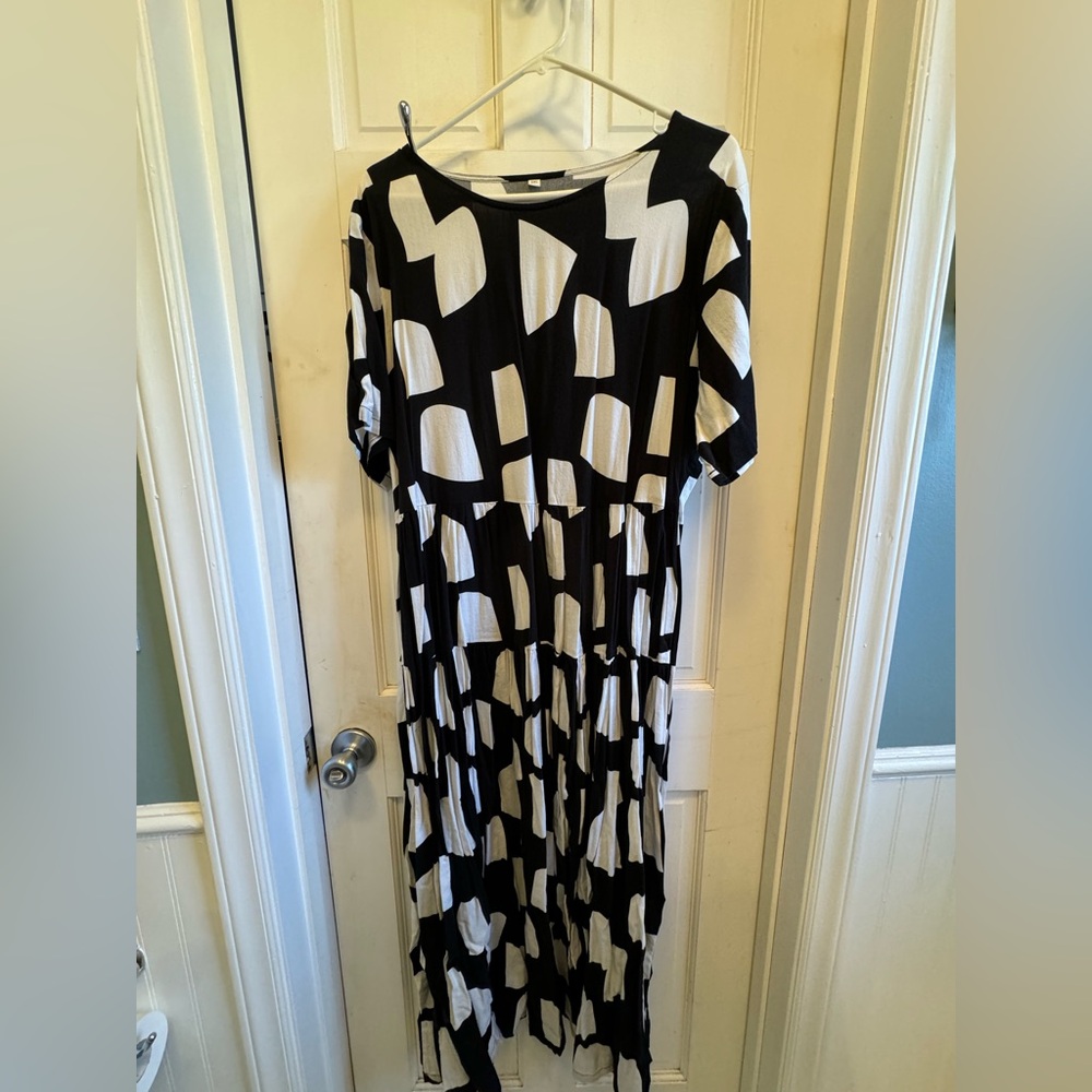 Black and white maxi dress
